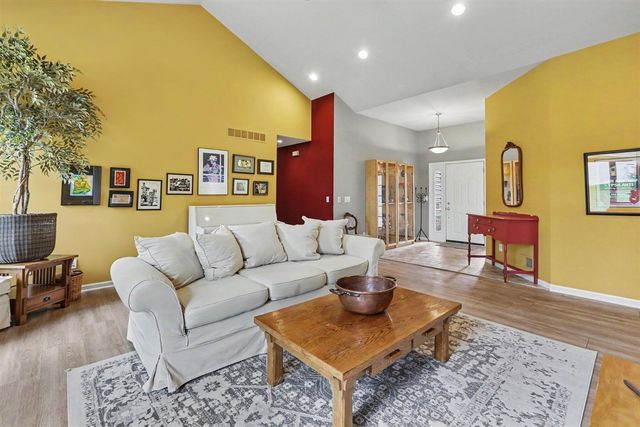 1696 W Ellsworth Road, Ann Arbor, MI 48108