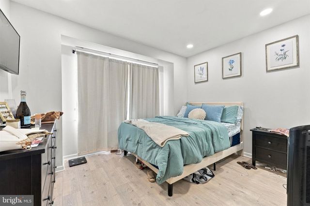 219 W GIRARD AVE, Philadelphia, PA 19123