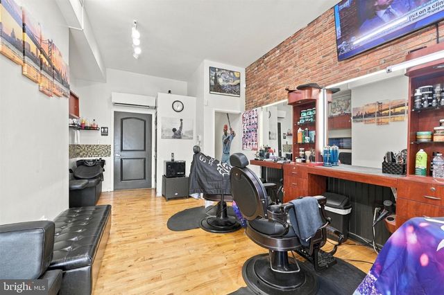 219 W GIRARD AVE, Philadelphia, PA 19123