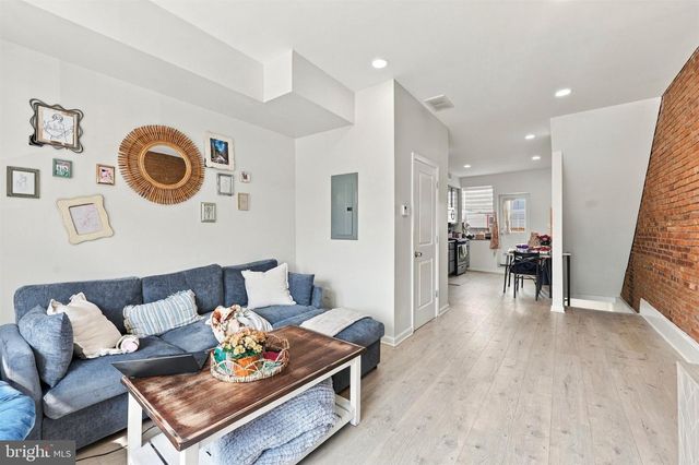 219 W GIRARD AVE, Philadelphia, PA 19123
