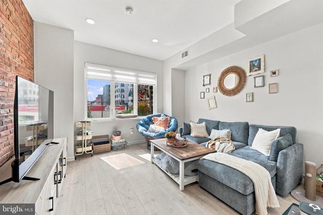 219 W GIRARD AVE, Philadelphia, PA 19123