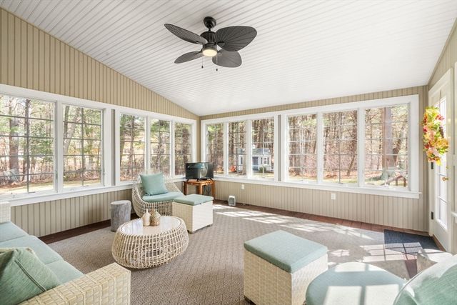 1080 North Street, Walpole, MA 02081