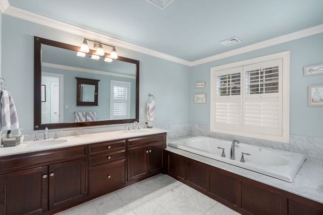 1080 North Street, Walpole, MA 02081