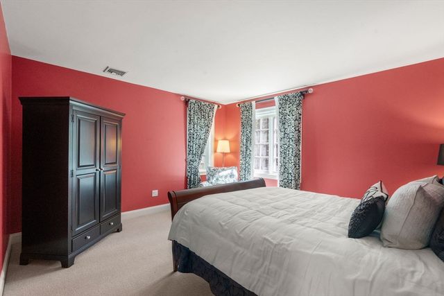 1080 North Street, Walpole, MA 02081