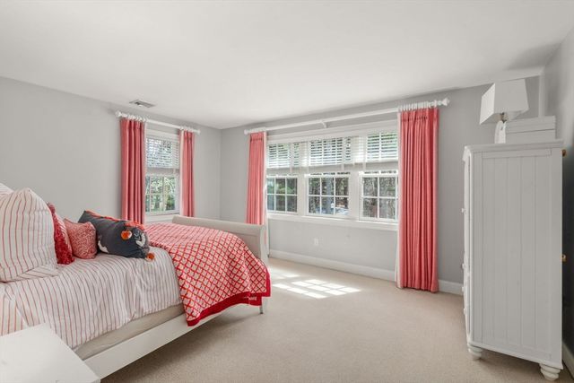 1080 North Street, Walpole, MA 02081
