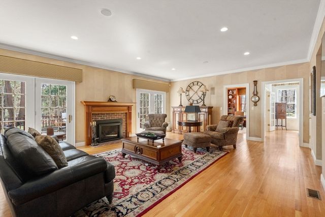 1080 North Street, Walpole, MA 02081