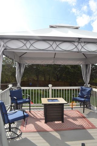 6872 Bridgewater Dr, Nashville, TN 37221