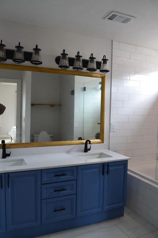 6872 Bridgewater Dr, Nashville, TN 37221