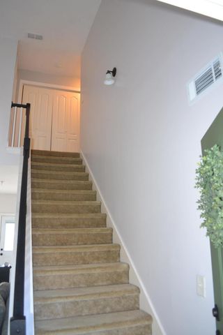 6872 Bridgewater Dr, Nashville, TN 37221