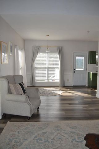 6872 Bridgewater Dr, Nashville, TN 37221