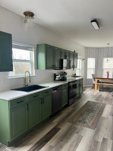 6872 Bridgewater Dr, Nashville, TN 37221