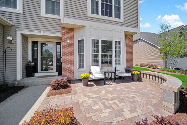 122 Fieldcrest Drive, Bartlett, IL 60103
