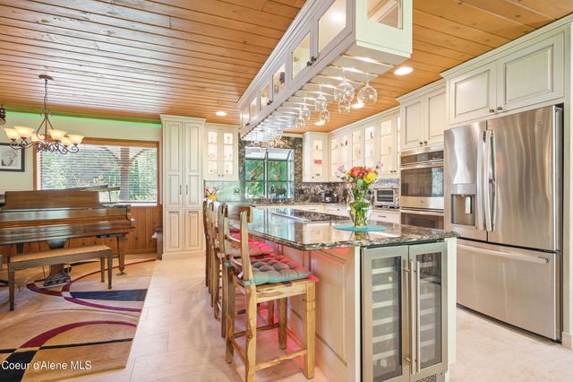 471 Kaniksu Shores Rd, Sandpoint, ID 83864