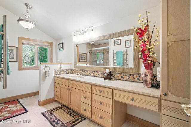 471 Kaniksu Shores Rd, Sandpoint, ID 83864