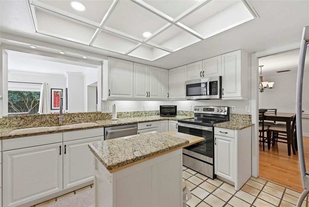 Image 16 of property listing at 115 RED BAY DRIVE, Longwood, FL 32779