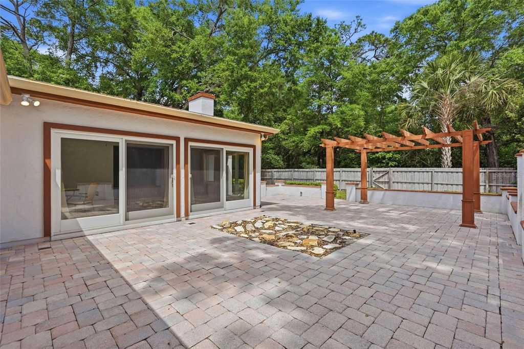 Image 20 of property listing at 115 RED BAY DRIVE, Longwood, FL 32779