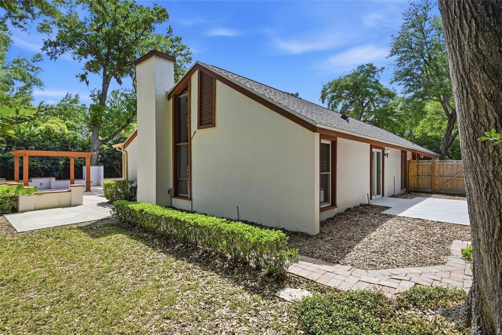 Image 23 of property listing at 115 RED BAY DRIVE, Longwood, FL 32779