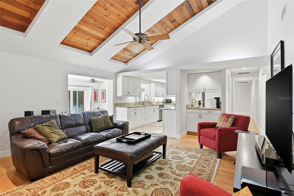 Image 7 of property listing at 115 RED BAY DRIVE, Longwood, FL 32779