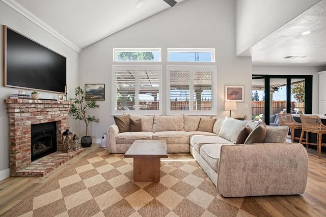 1101 Danielle Dr, Roseville, CA 95747