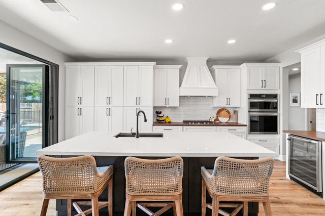 1101 Danielle Dr, Roseville, CA 95747