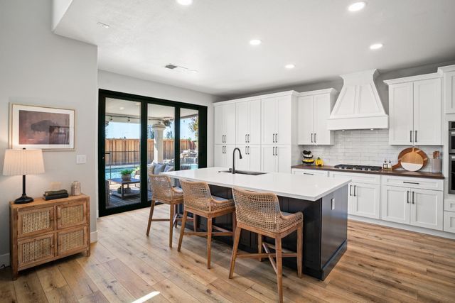 1101 Danielle Dr, Roseville, CA 95747