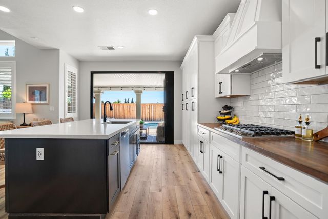 1101 Danielle Dr, Roseville, CA 95747