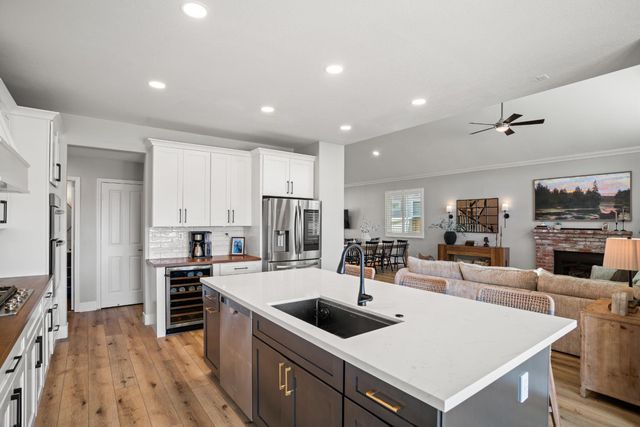 1101 Danielle Dr, Roseville, CA 95747