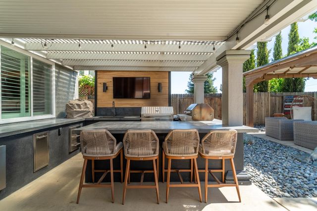 1101 Danielle Dr, Roseville, CA 95747