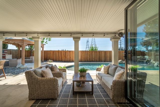 1101 Danielle Dr, Roseville, CA 95747