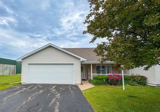 2360 PATRIOT LANE #E, Oshkosh, WI 54904
