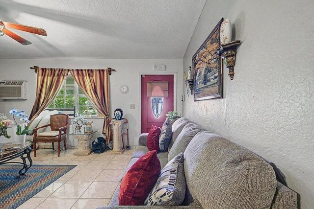 3230 Orange Street, Boynton Beach, FL 33435