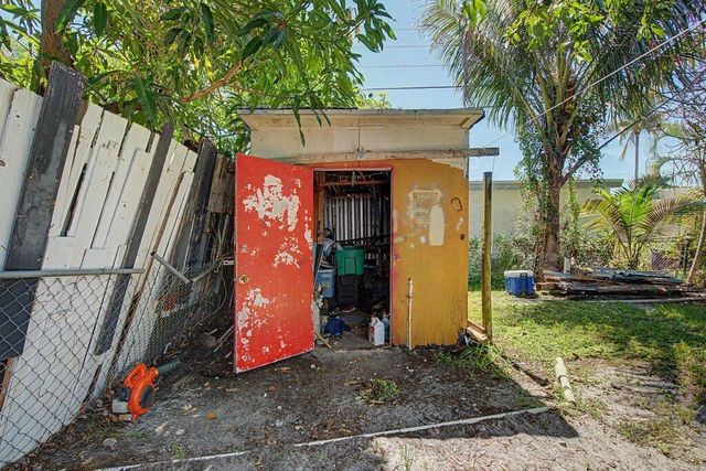 3230 Orange Street, Boynton Beach, FL 33435