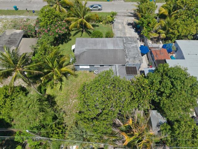 3230 Orange Street, Boynton Beach, FL 33435