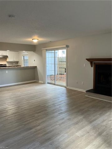 4558 Genoa CIR, Virginia Beach, VA 23462