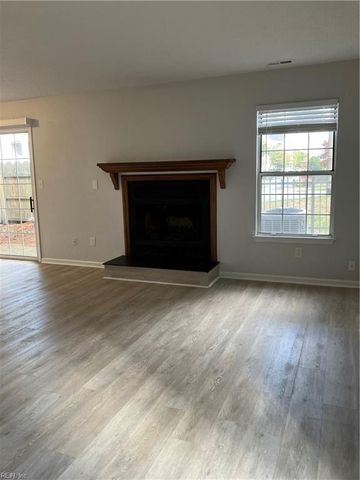 4558 Genoa CIR, Virginia Beach, VA 23462