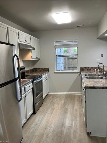 4558 Genoa CIR, Virginia Beach, VA 23462