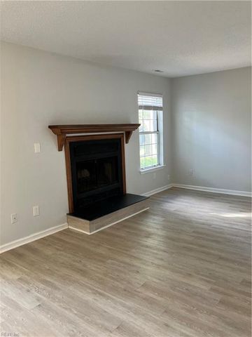 4558 Genoa CIR, Virginia Beach, VA 23462