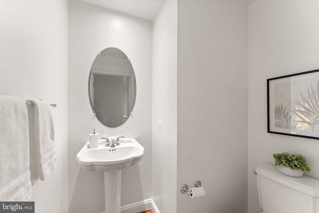 12445 PEACEFUL CREEK DR, Fairfax, VA 22033