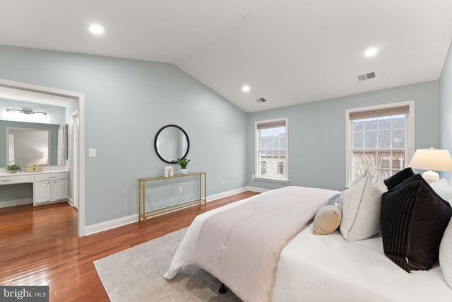 12445 PEACEFUL CREEK DR, Fairfax, VA 22033