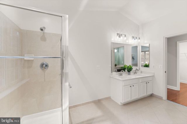 12445 PEACEFUL CREEK DR, Fairfax, VA 22033