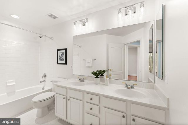 12445 PEACEFUL CREEK DR, Fairfax, VA 22033