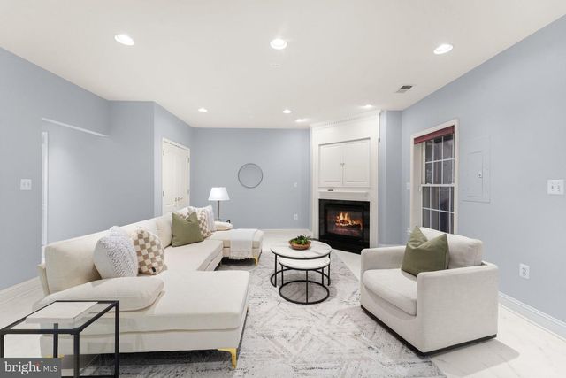 12445 PEACEFUL CREEK DR, Fairfax, VA 22033