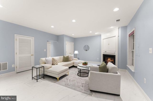 12445 PEACEFUL CREEK DR, Fairfax, VA 22033