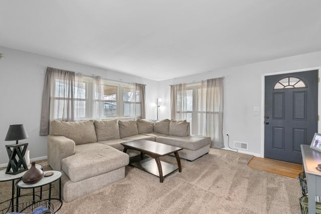 2828 S Euclid Ave, Wichita, KS 67217