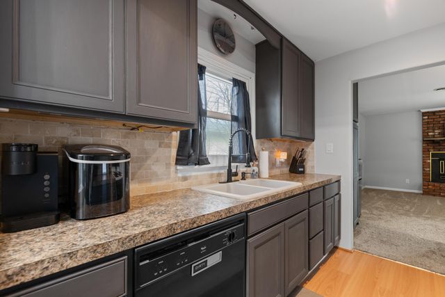 2828 S Euclid Ave, Wichita, KS 67217