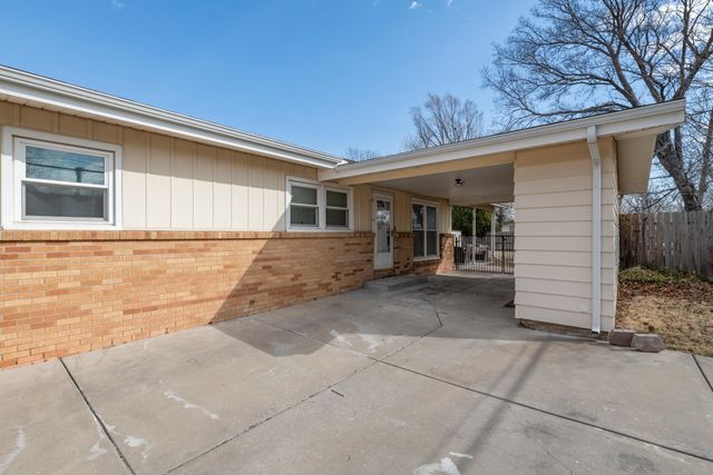 2828 S Euclid Ave, Wichita, KS 67217