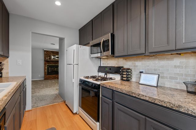 2828 S Euclid Ave, Wichita, KS 67217