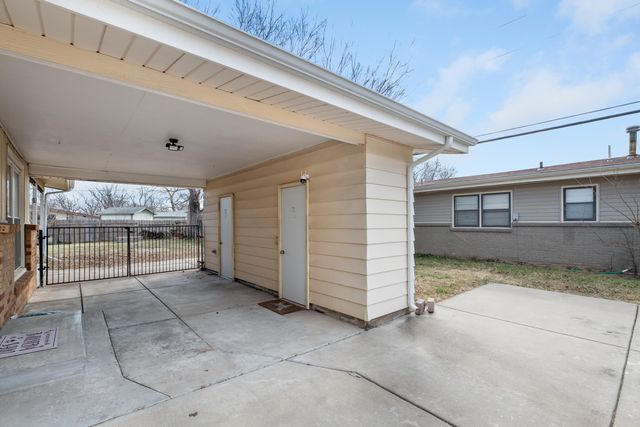 2828 S Euclid Ave, Wichita, KS 67217