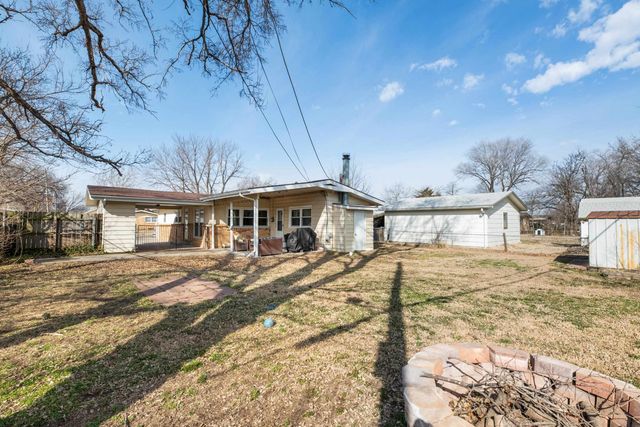 2828 S Euclid Ave, Wichita, KS 67217
