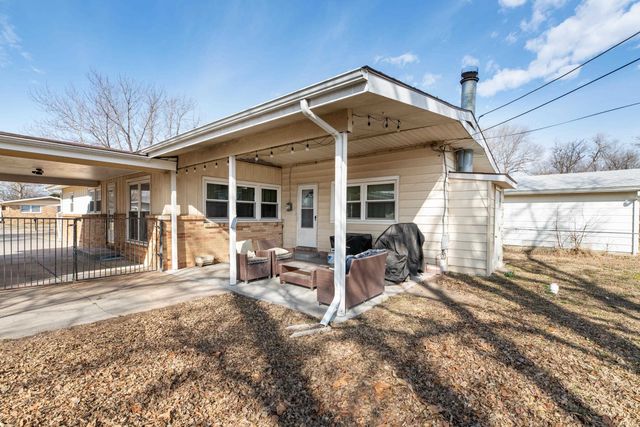 2828 S Euclid Ave, Wichita, KS 67217